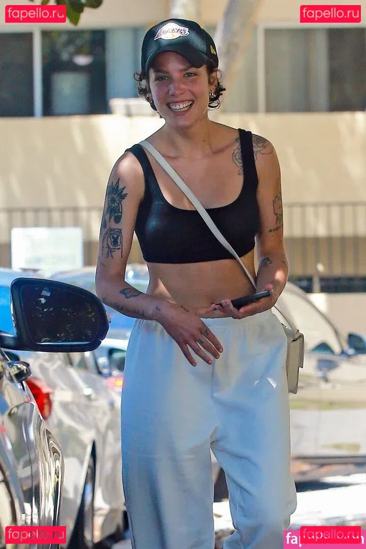 Halsey Onlyfans Photo Gallery 