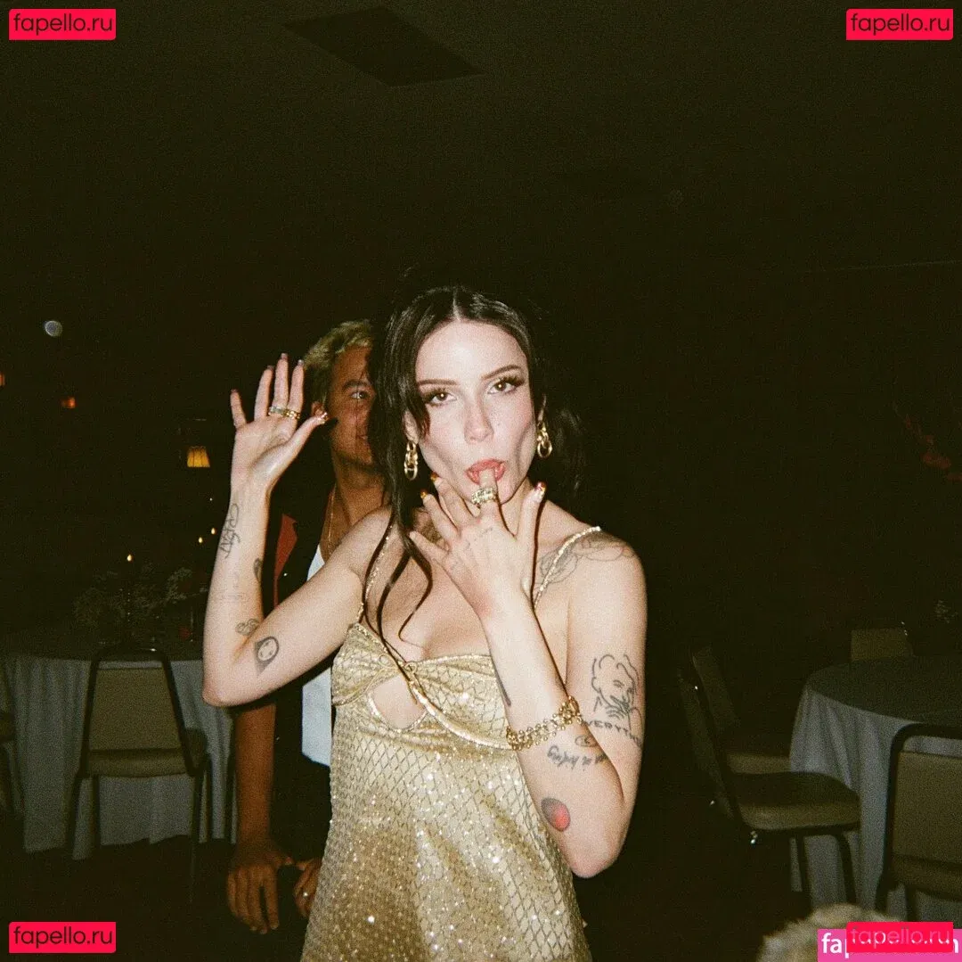 Halsey Onlyfans Photo Gallery 