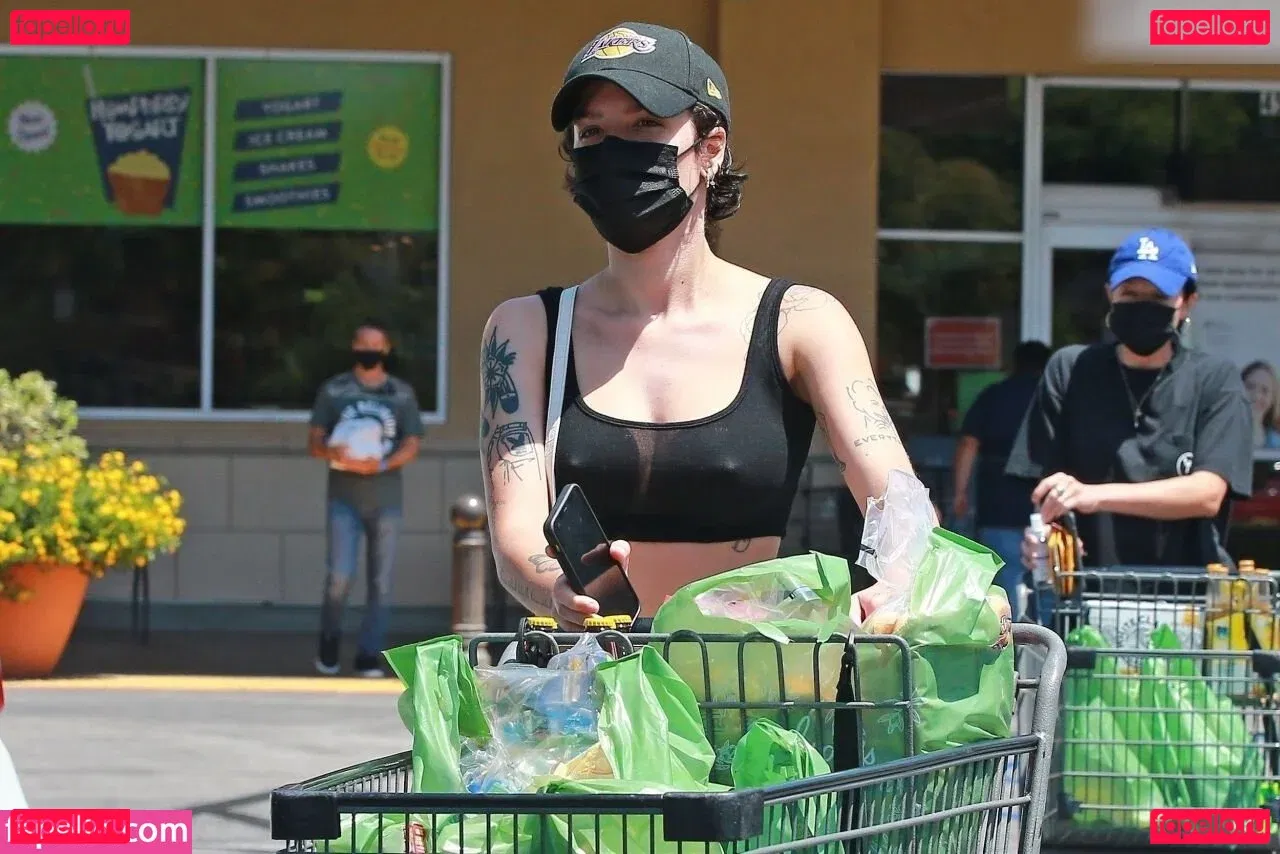 Halsey Onlyfans Photo Gallery 