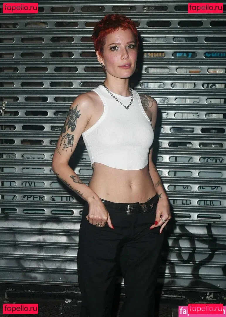 Halsey Onlyfans Photo Gallery 