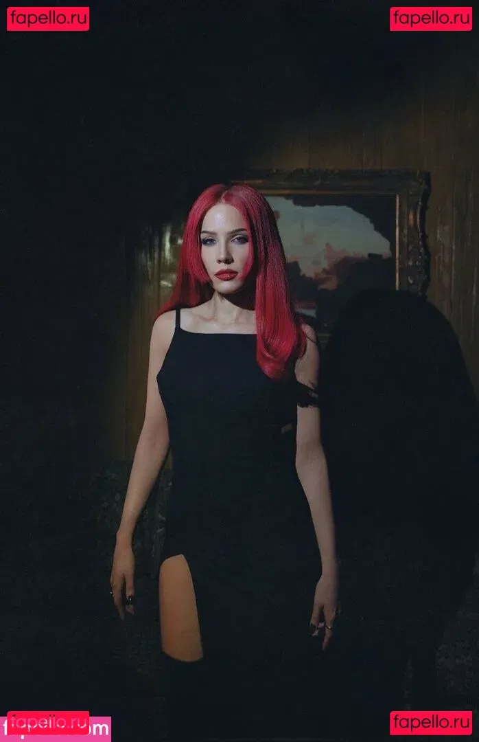 Halsey Onlyfans Photo Gallery 