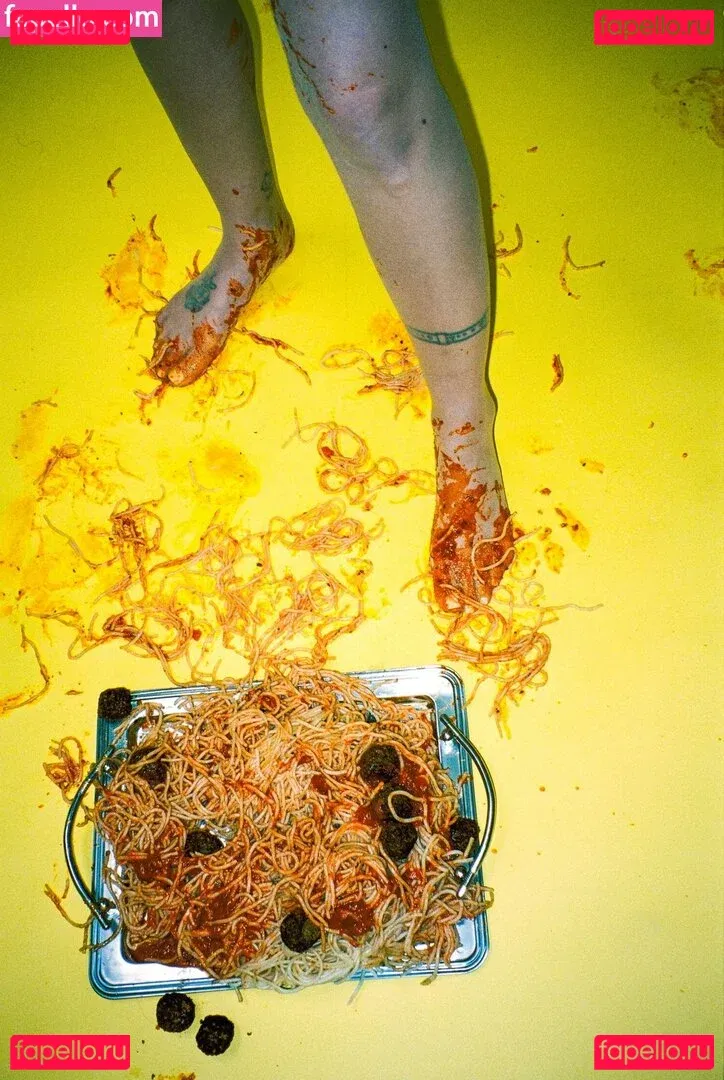 Halsey Onlyfans Photo Gallery 