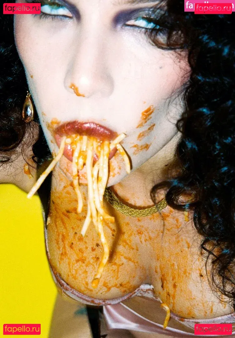 Halsey Onlyfans Photo Gallery 