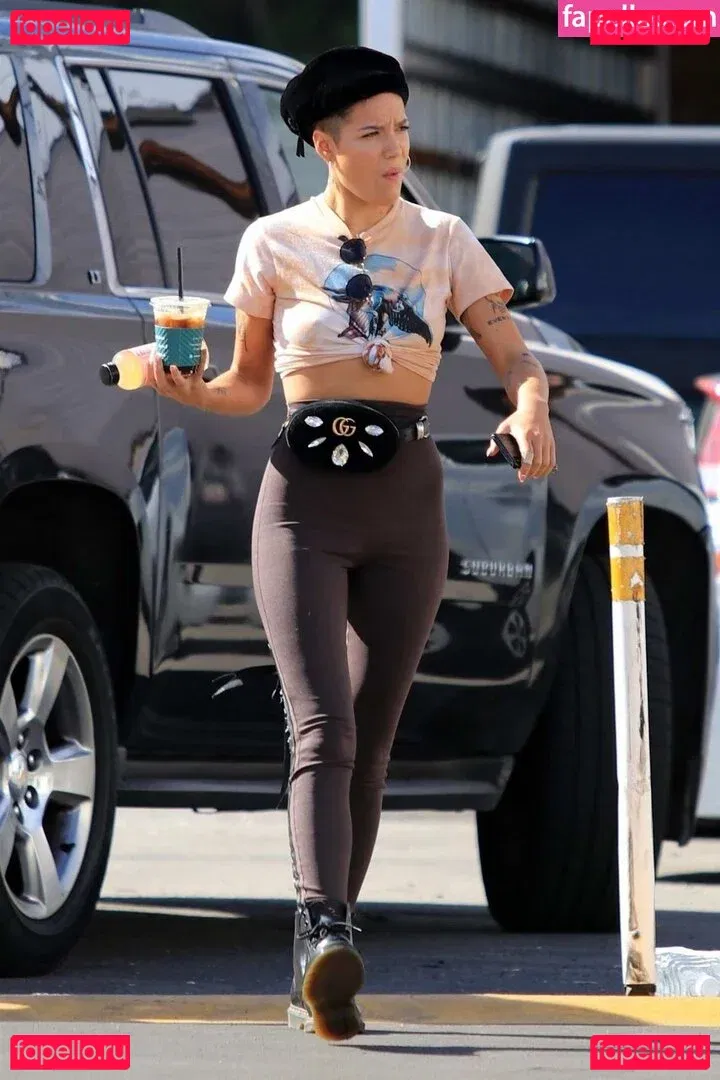 Halsey Onlyfans Photo Gallery 