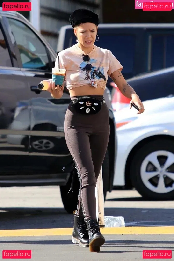 Halsey Onlyfans Photo Gallery 