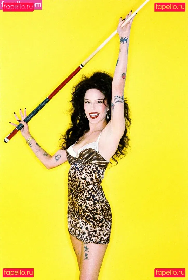 Halsey Onlyfans Photo Gallery 