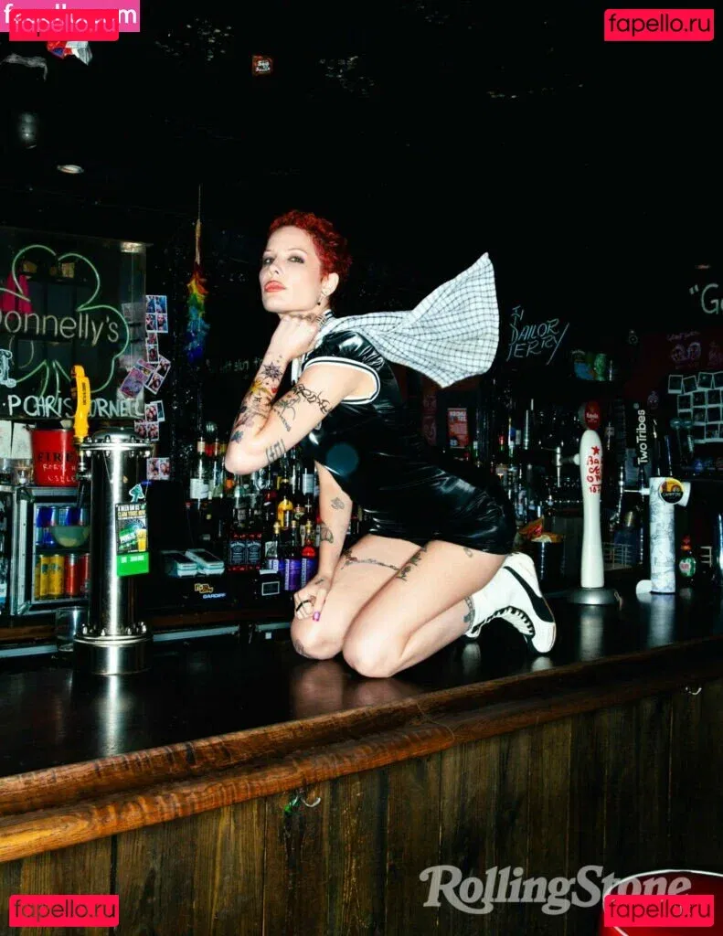 Halsey Onlyfans Photo Gallery 