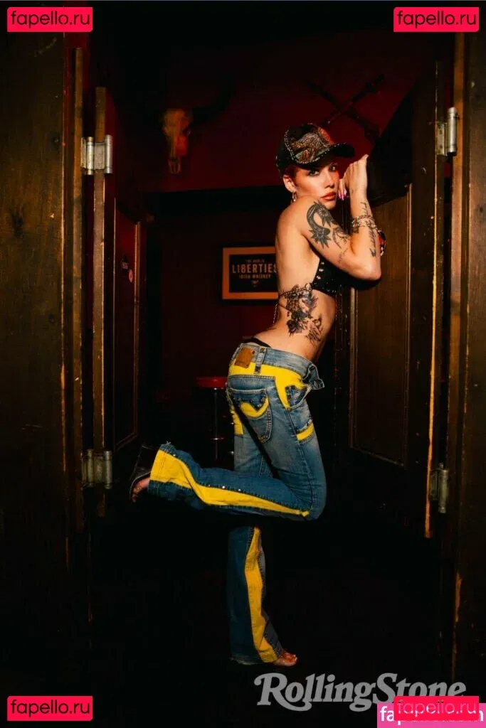 Halsey Onlyfans Photo Gallery 