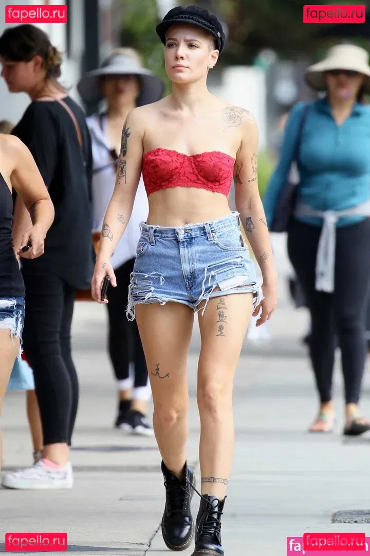 Halsey Onlyfans Photo Gallery 