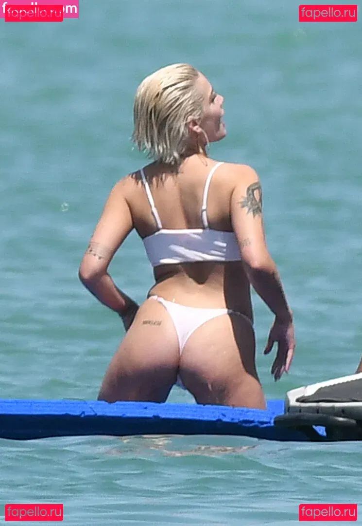 Halsey Onlyfans Photo Gallery 