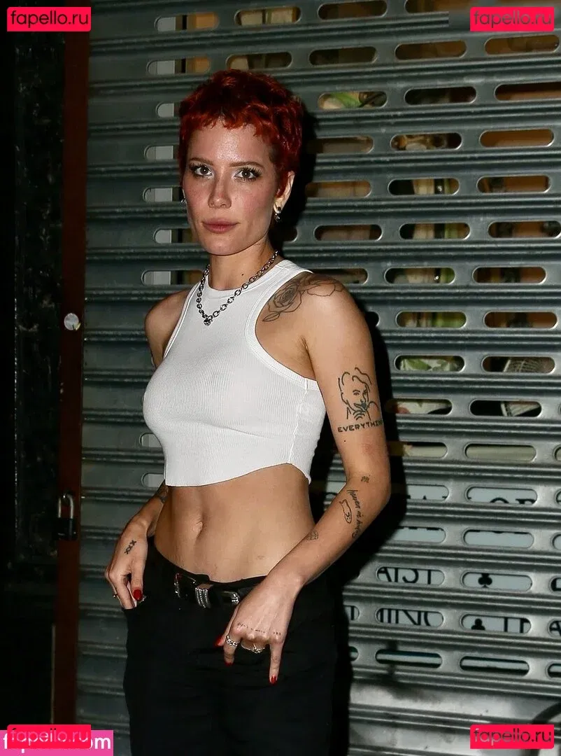 Halsey Onlyfans Photo Gallery 