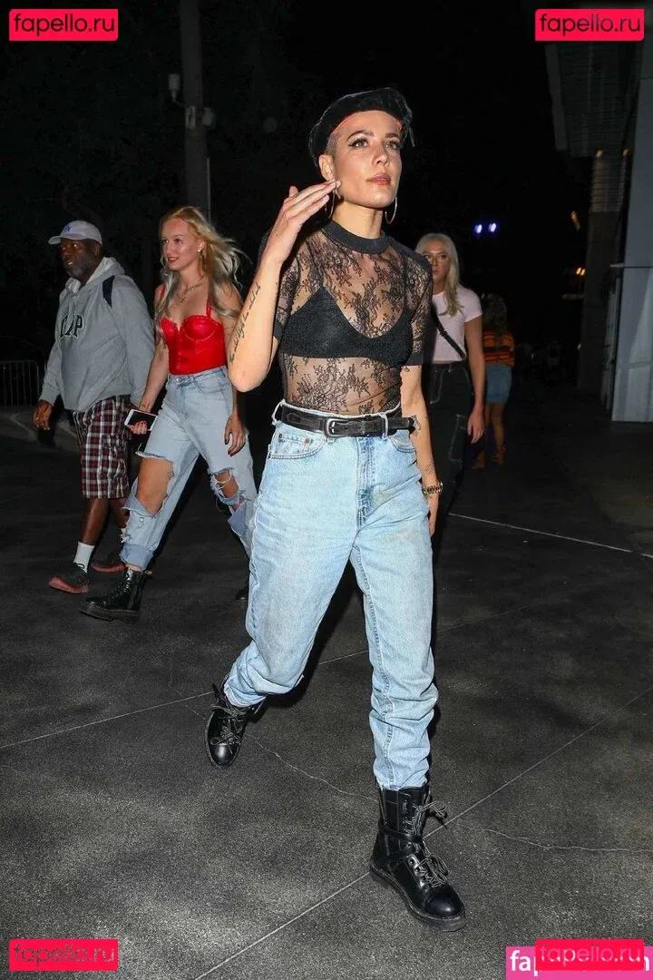 Halsey Onlyfans Photo Gallery 