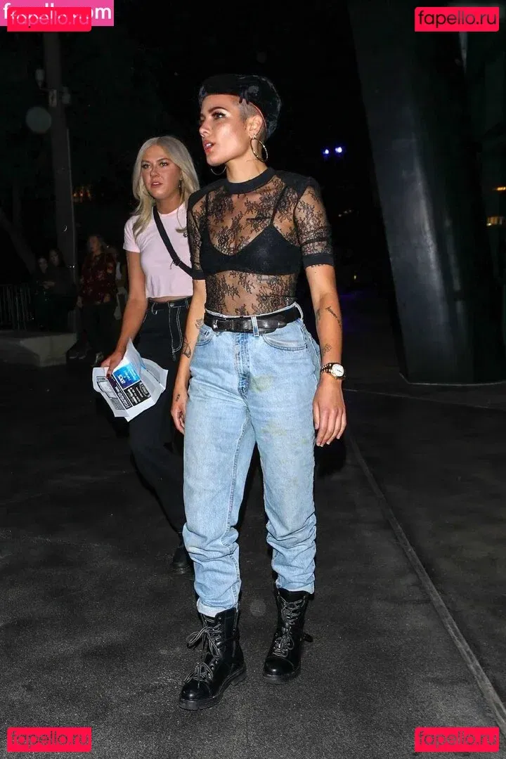 Halsey Onlyfans Photo Gallery 