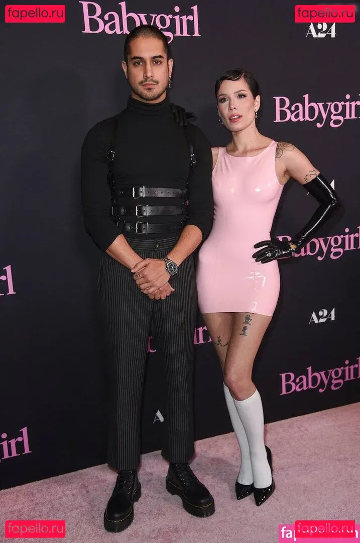 Halsey Onlyfans Photo Gallery 