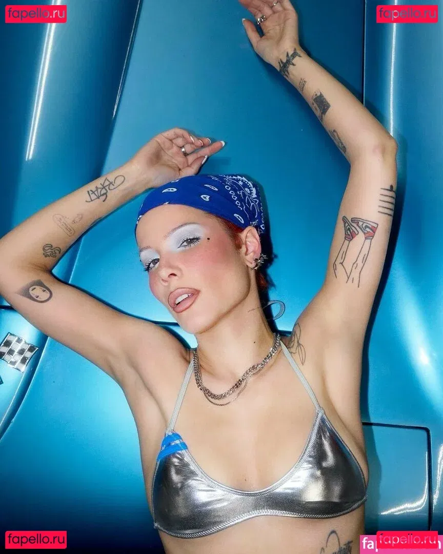 Halsey Onlyfans Photo Gallery 