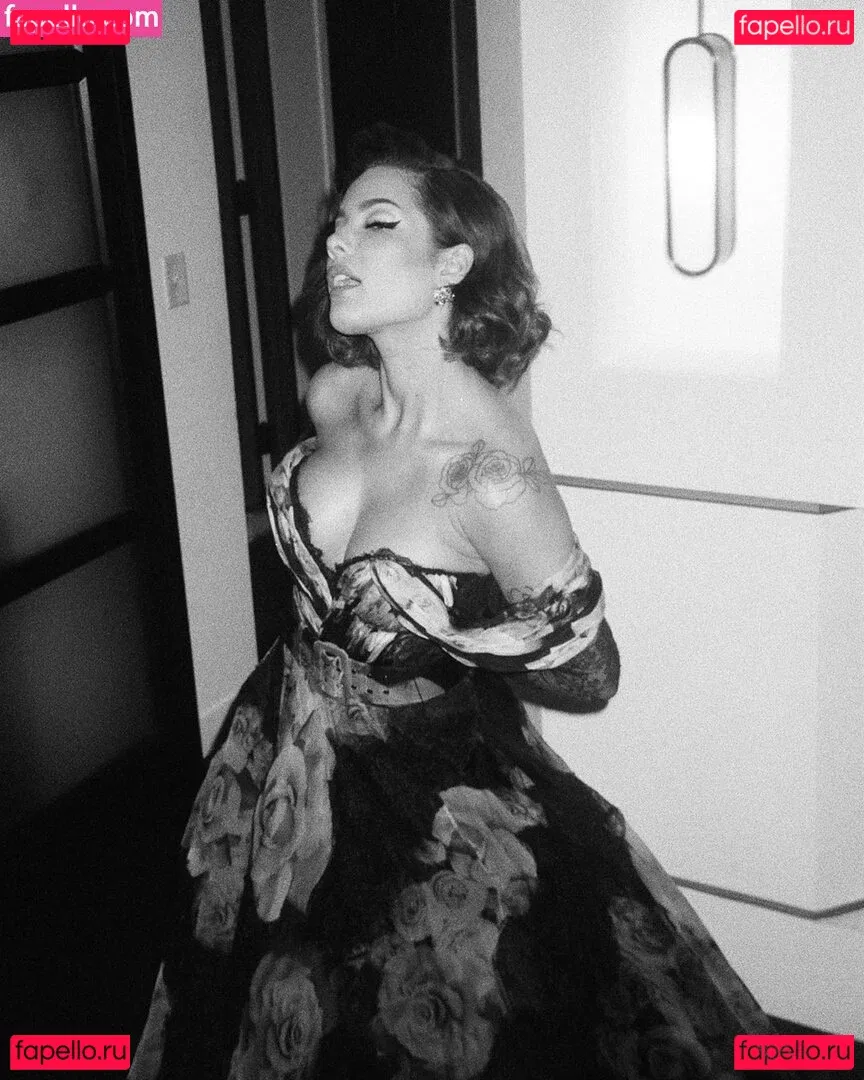 Halsey Onlyfans Photo Gallery 