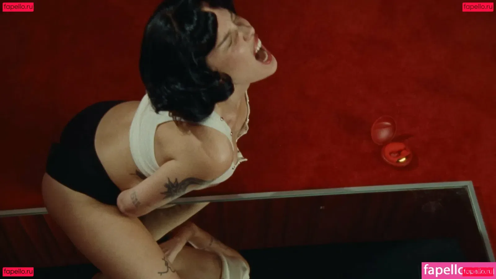 Halsey Onlyfans Photo Gallery 