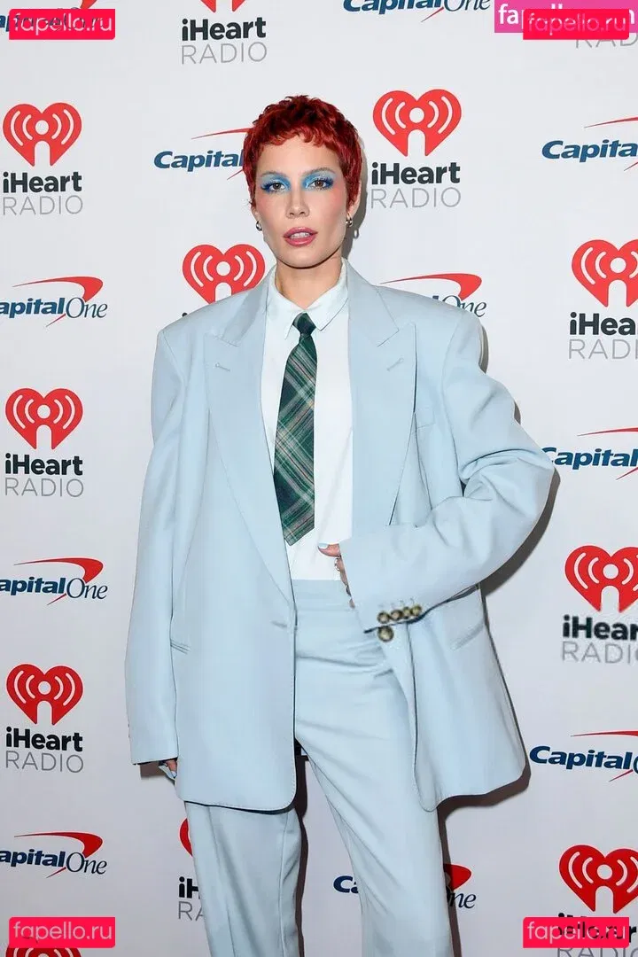 Halsey Onlyfans Photo Gallery 