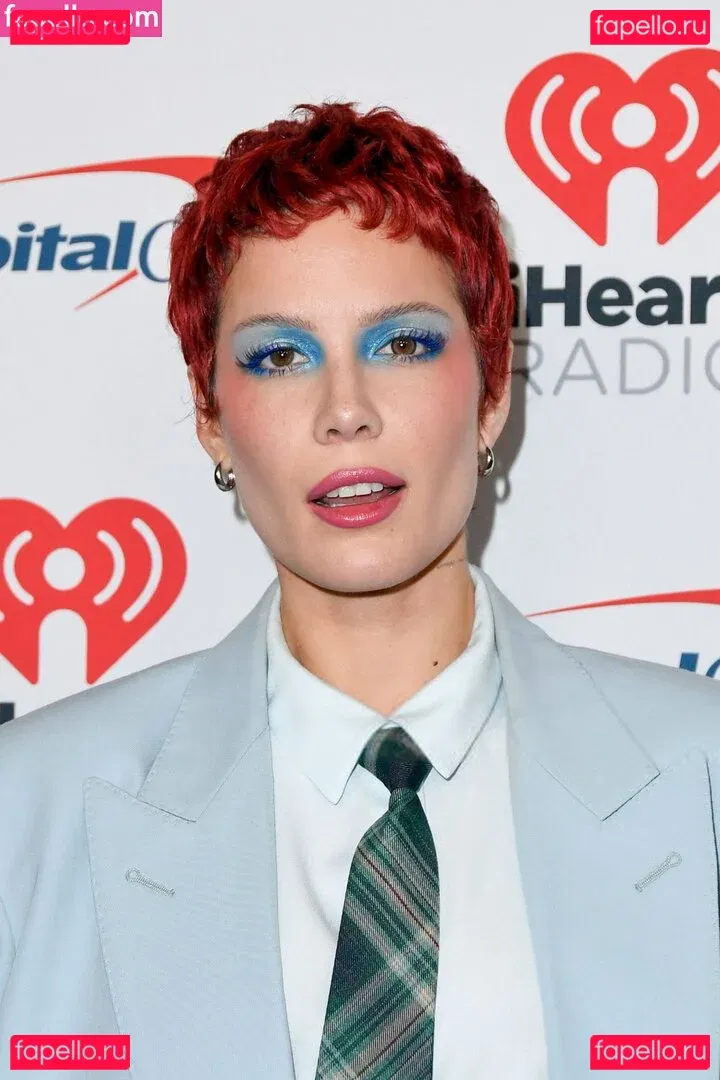 Halsey Onlyfans Photo Gallery 