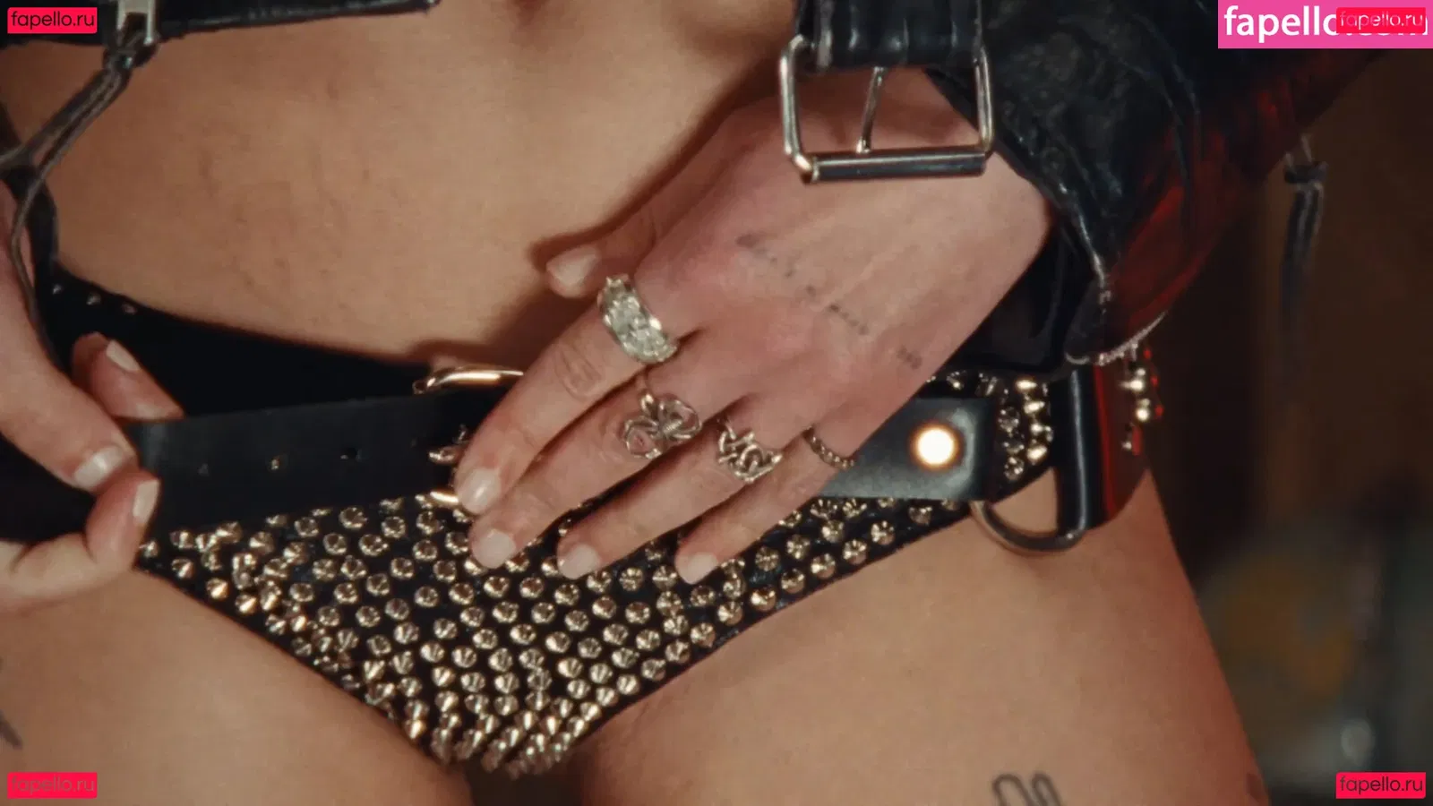 Halsey Onlyfans Photo Gallery 