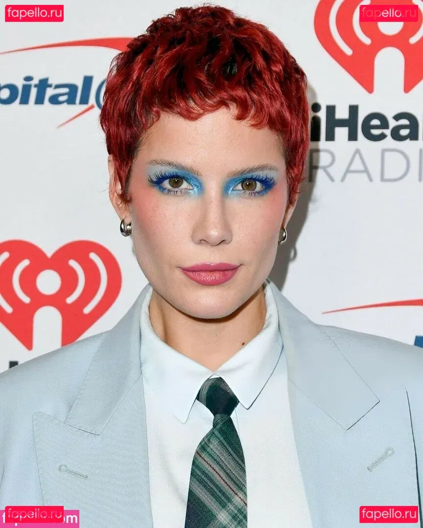 Halsey Onlyfans Photo Gallery 