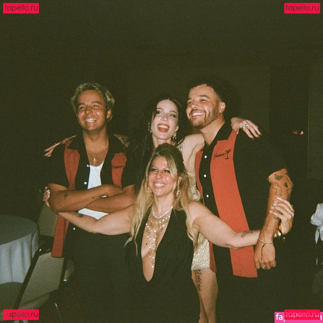 Halsey Onlyfans Photo Gallery 