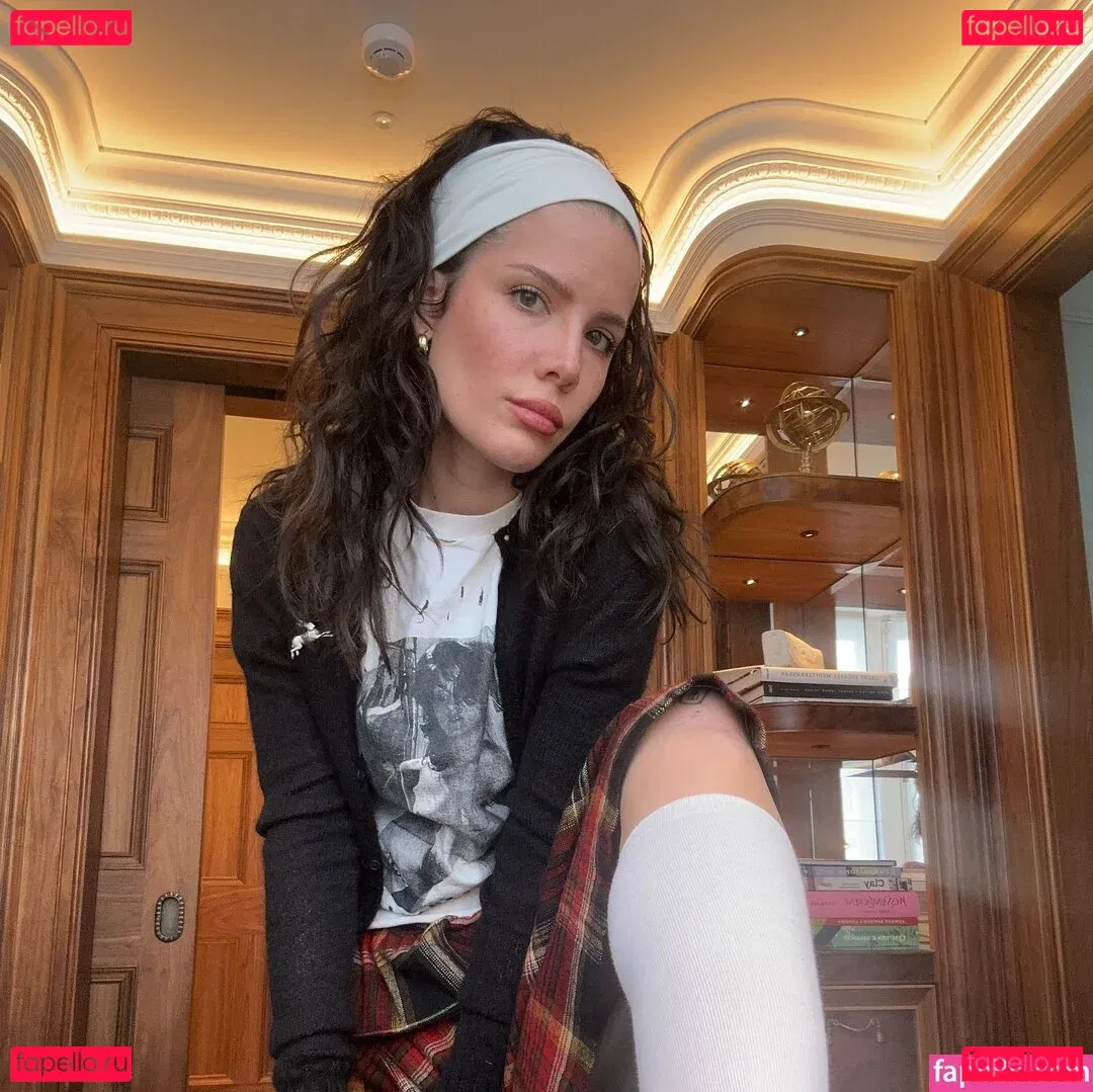 Halsey Onlyfans Photo Gallery 