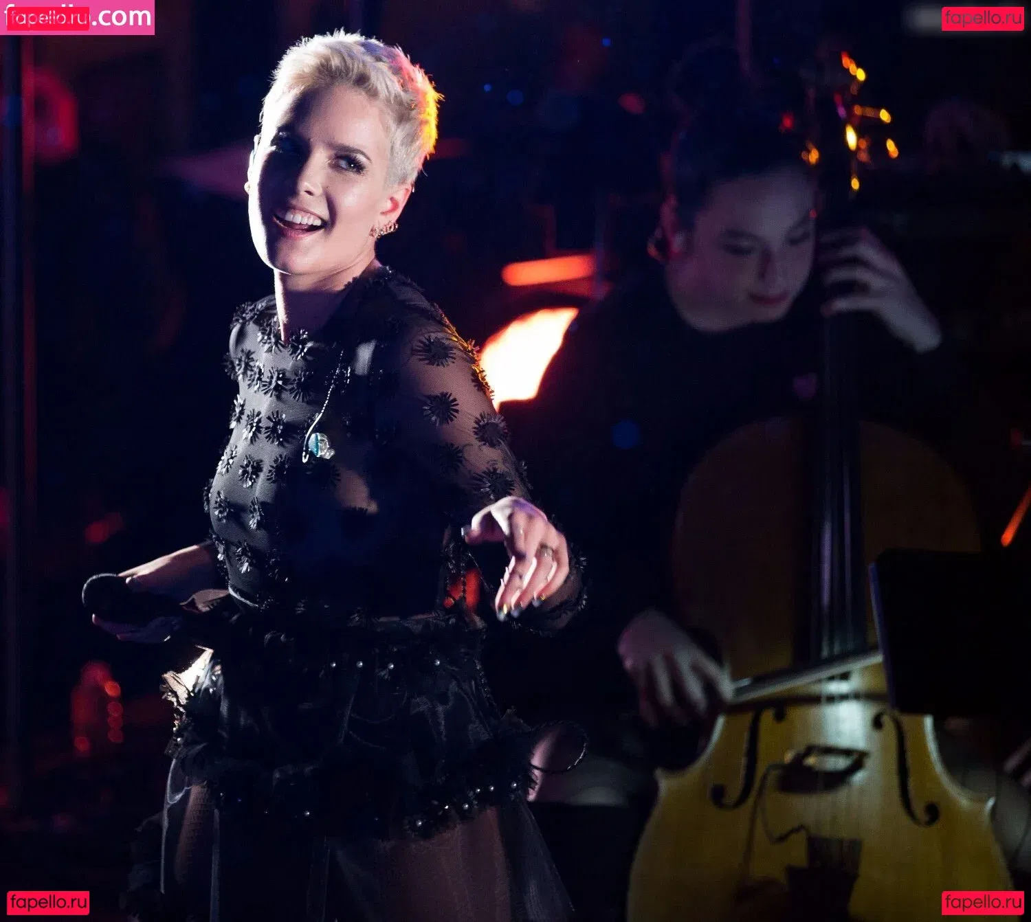 Halsey Onlyfans Photo Gallery 