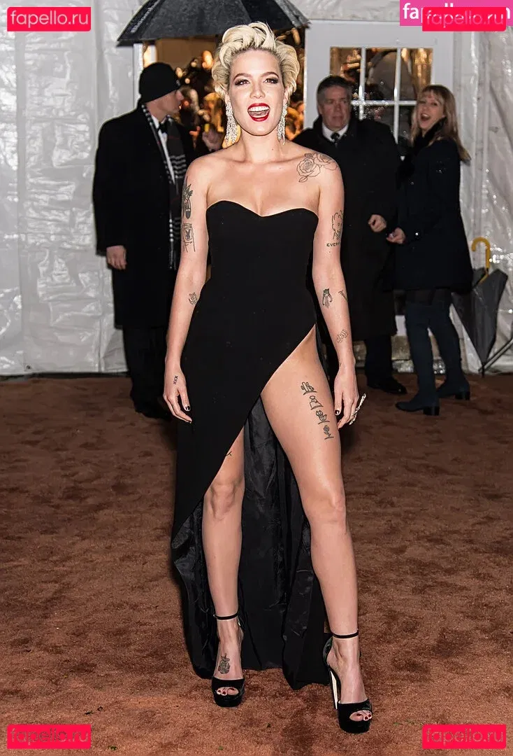 Halsey Onlyfans Photo Gallery 