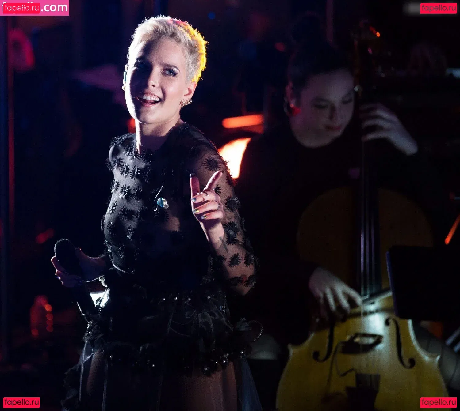 Halsey Onlyfans Photo Gallery 