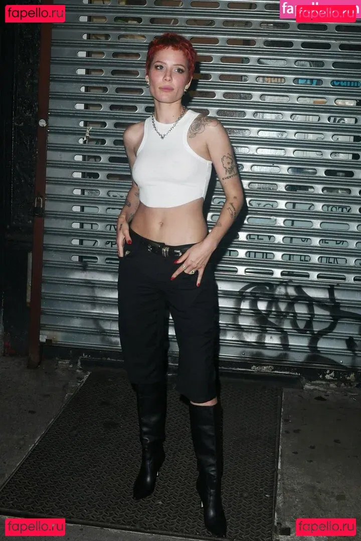 Halsey Onlyfans Photo Gallery 