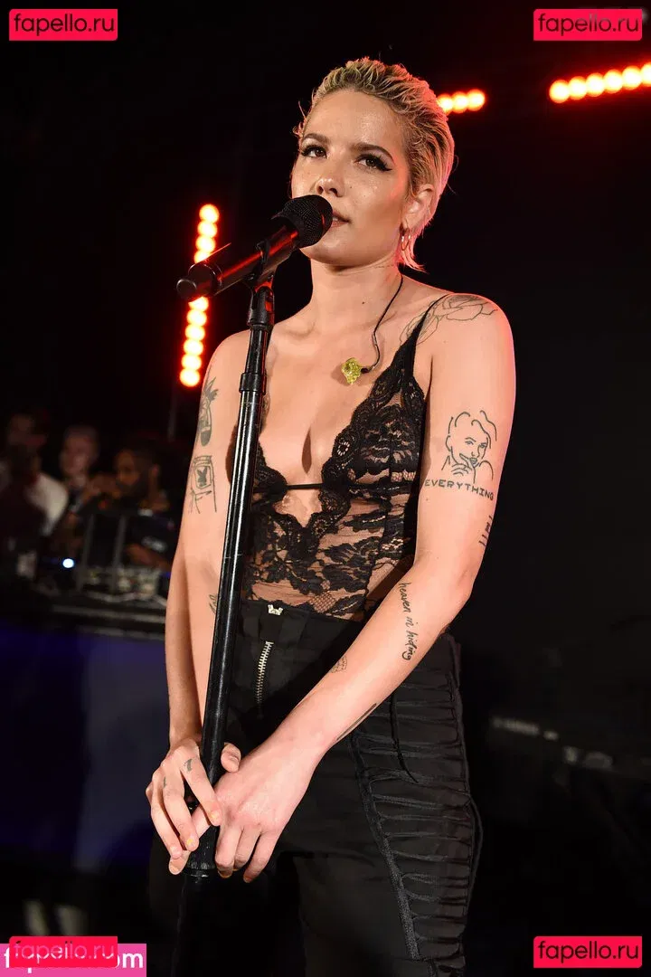 Halsey Onlyfans Photo Gallery 