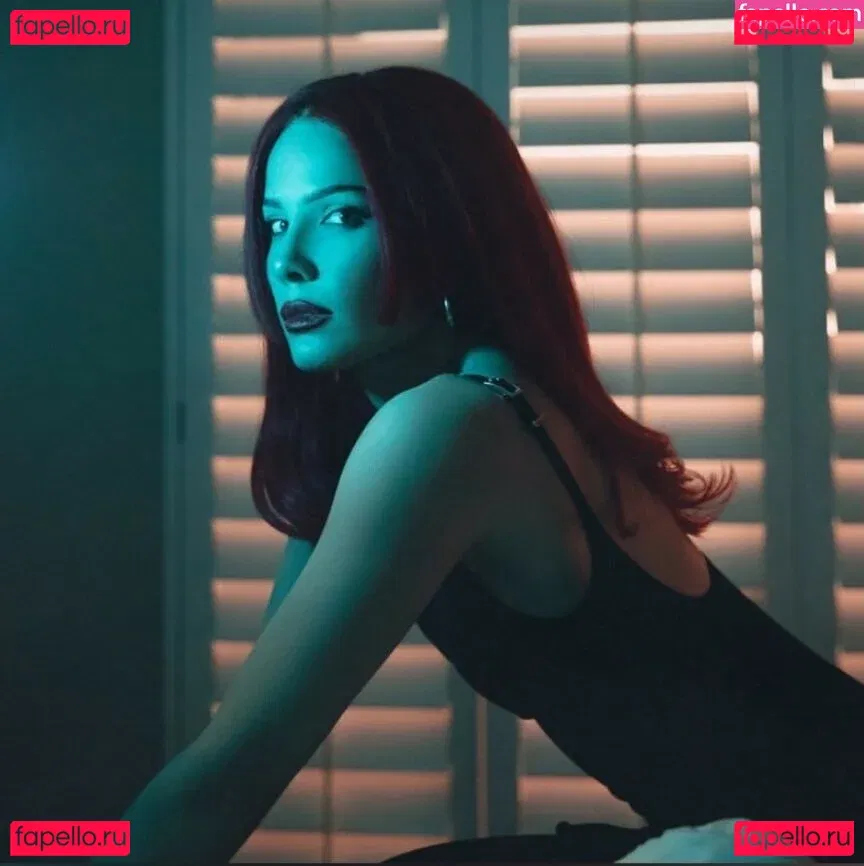 Halsey Onlyfans Photo Gallery 