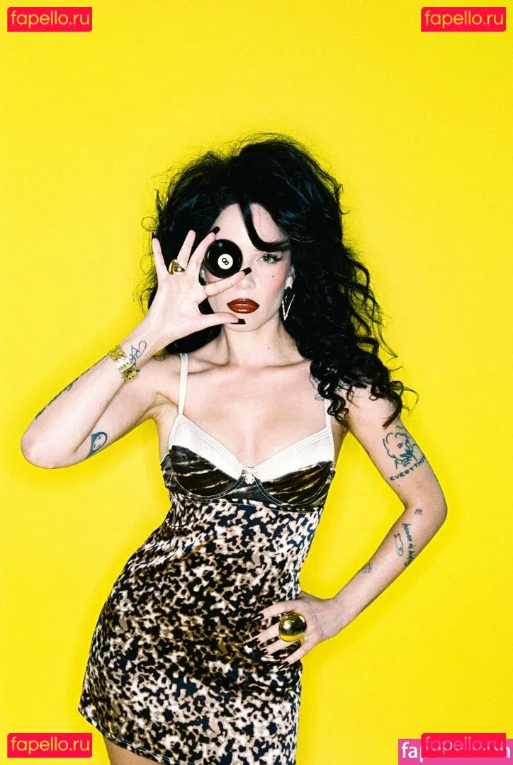 Halsey Onlyfans Photo Gallery 