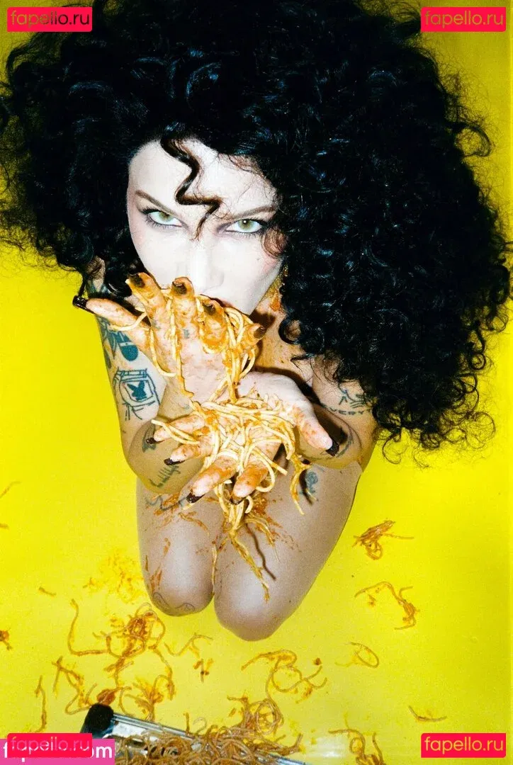 Halsey Onlyfans Photo Gallery 