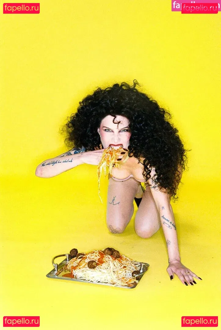 Halsey Onlyfans Photo Gallery 