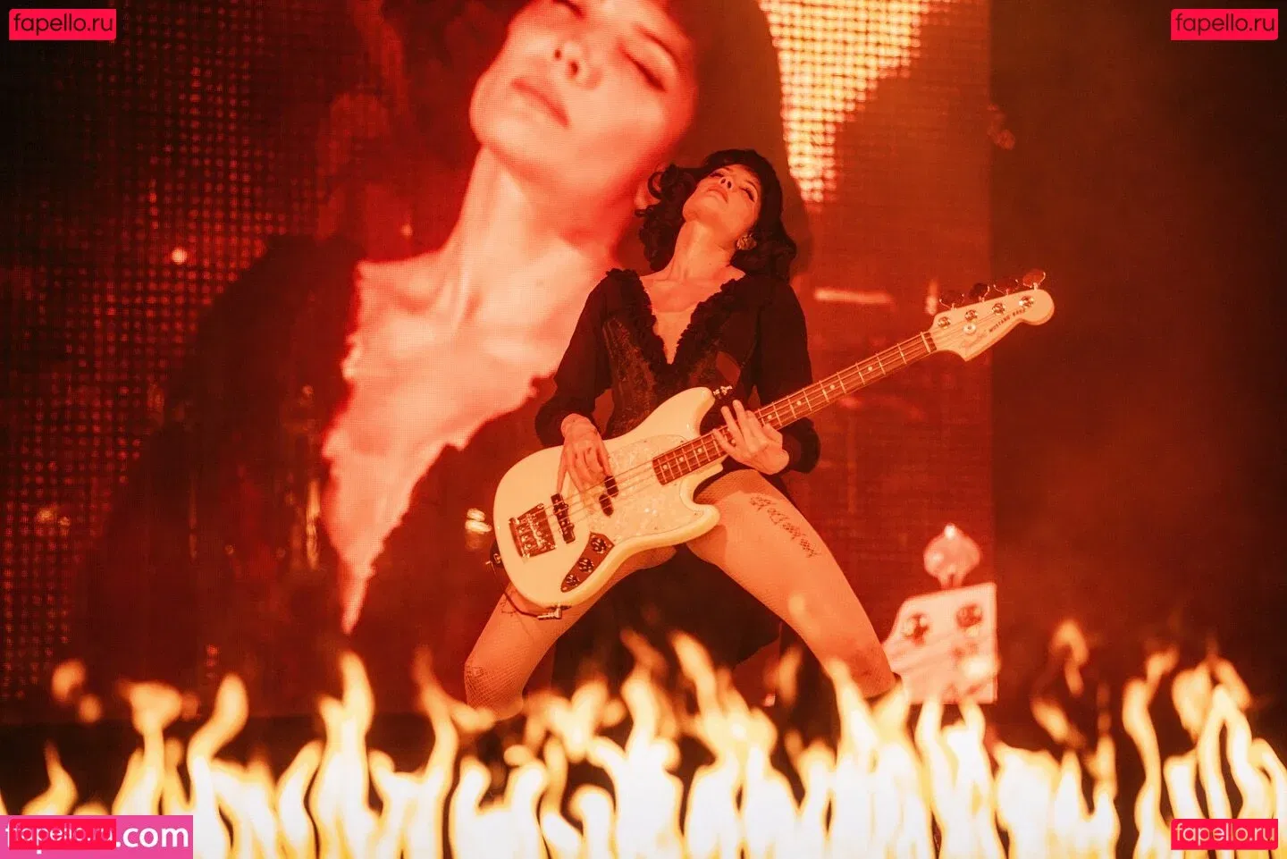 Halsey Onlyfans Photo Gallery 