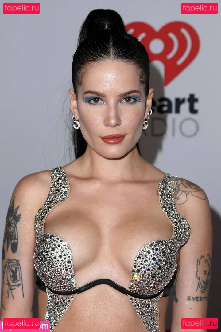 Halsey Onlyfans Photo Gallery 