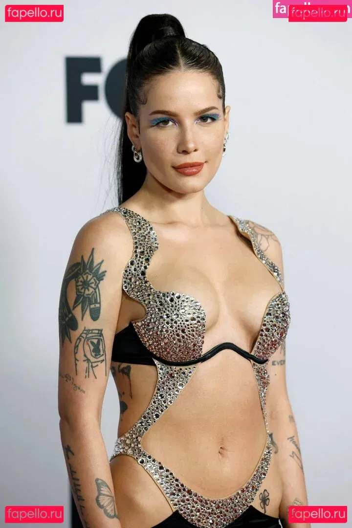Halsey Onlyfans Photo Gallery 