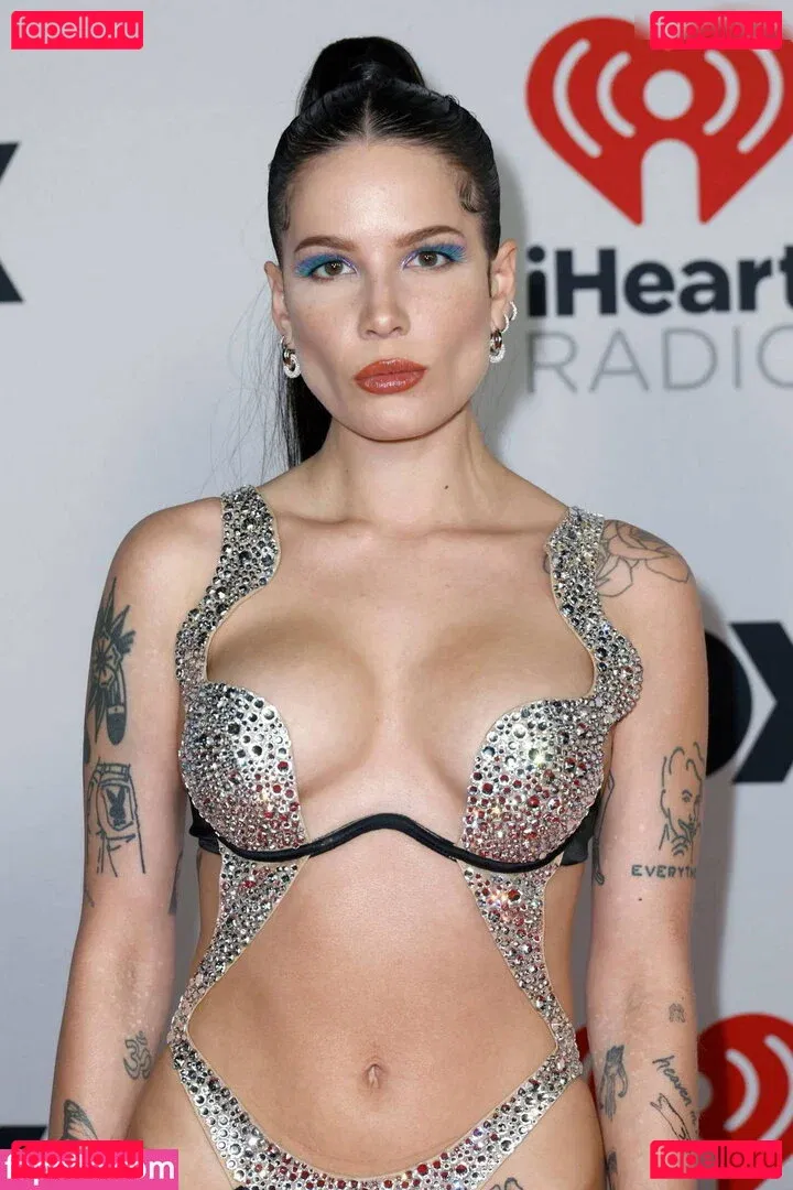 Halsey Onlyfans Photo Gallery 