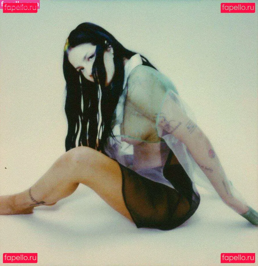 Halsey Onlyfans Photo Gallery 