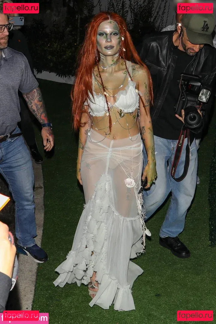 Halsey Onlyfans Photo Gallery 