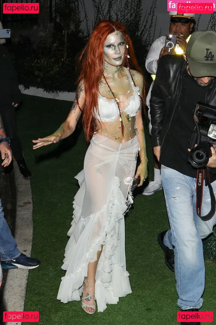 Halsey Onlyfans Photo Gallery 