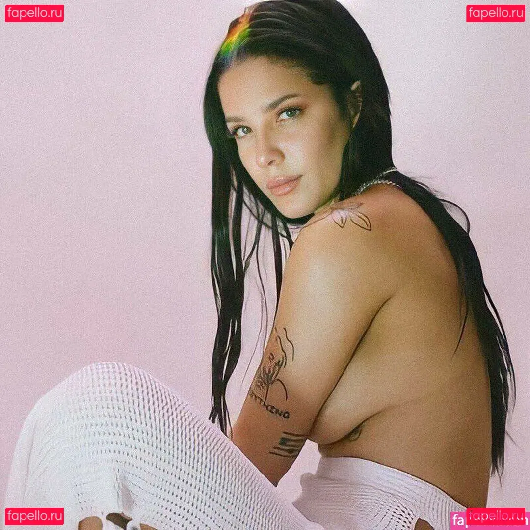 Halsey Onlyfans Photo Gallery 
