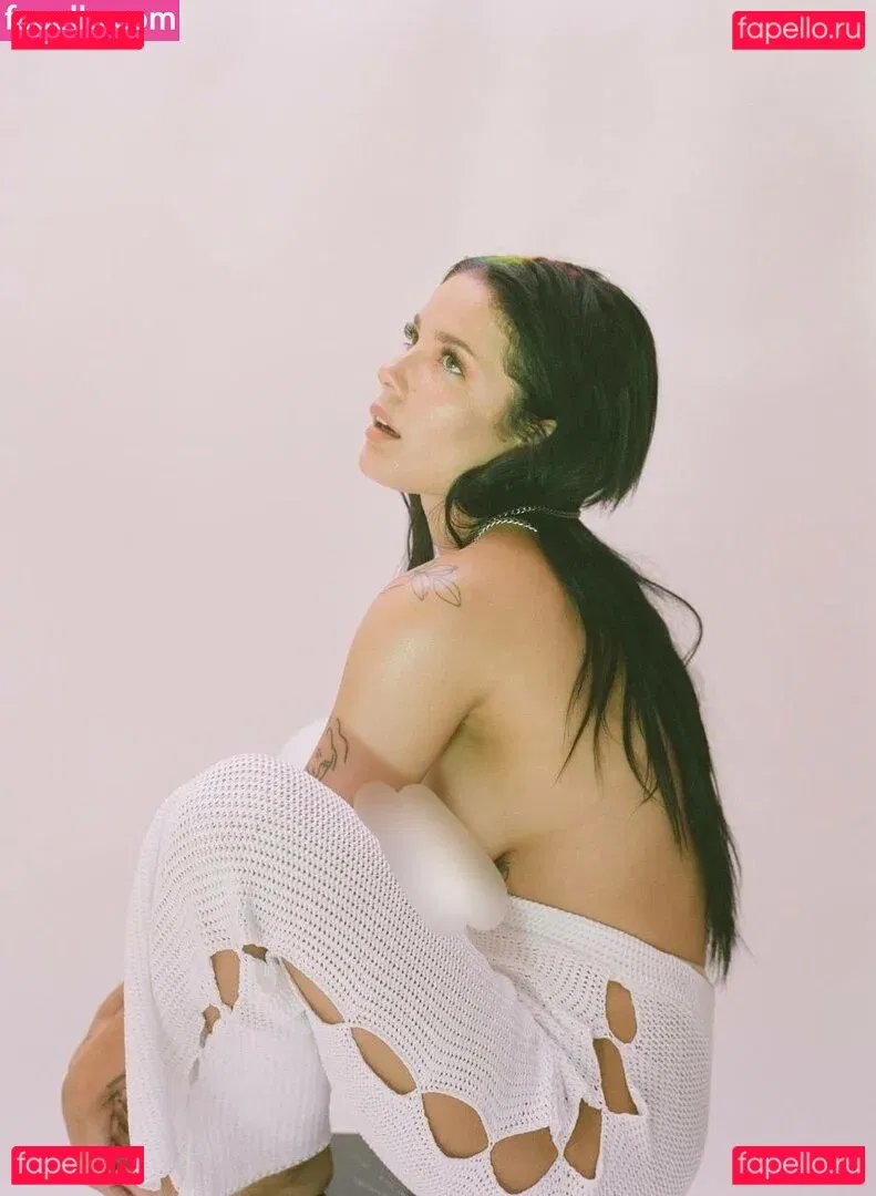 Halsey Onlyfans Photo Gallery 
