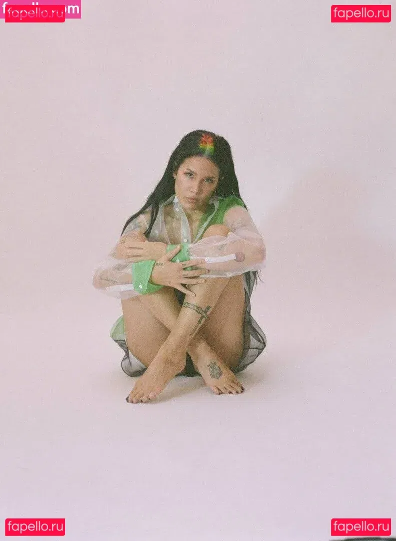 Halsey Onlyfans Photo Gallery 