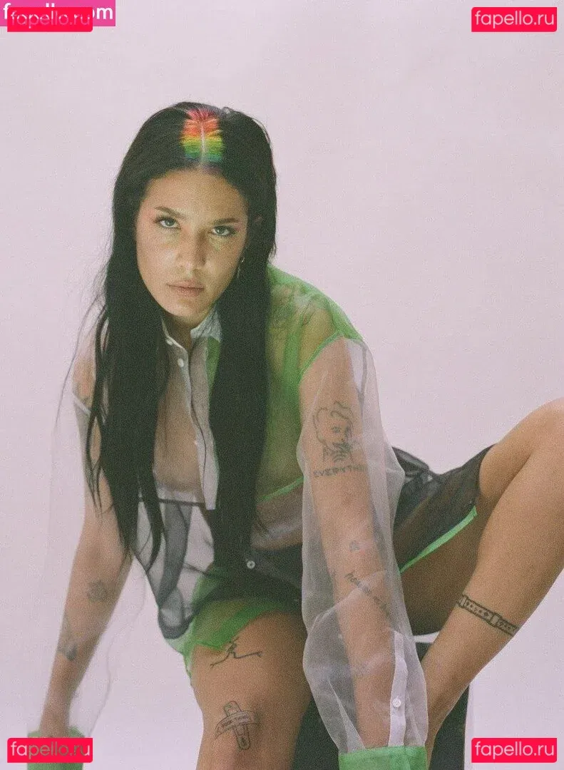 Halsey Onlyfans Photo Gallery 