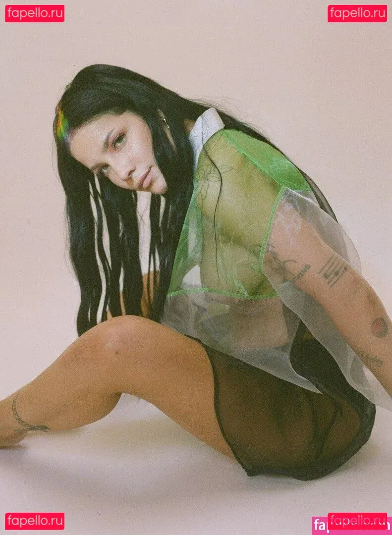 Halsey Onlyfans Photo Gallery 