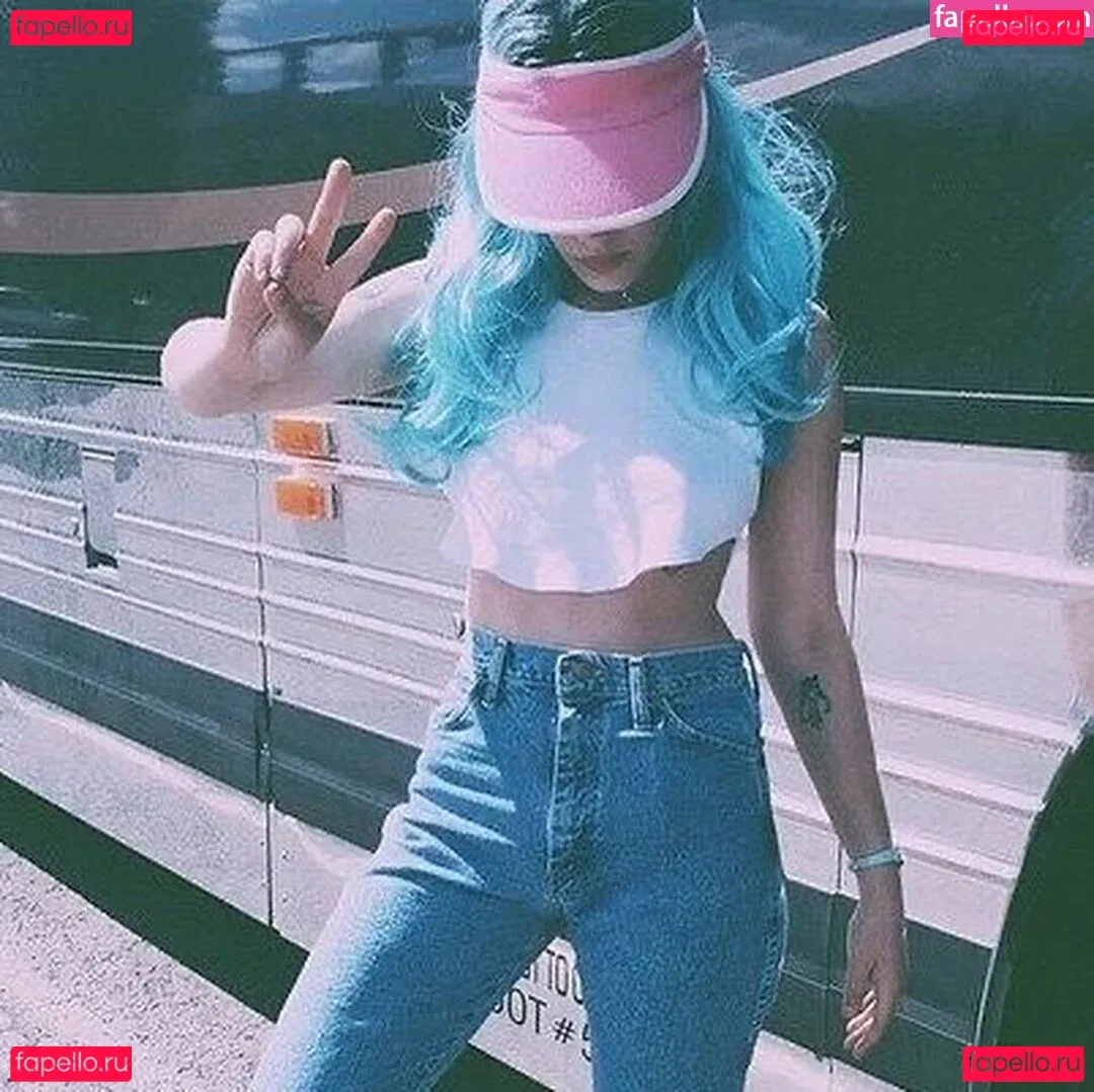 Halsey Onlyfans Photo Gallery 