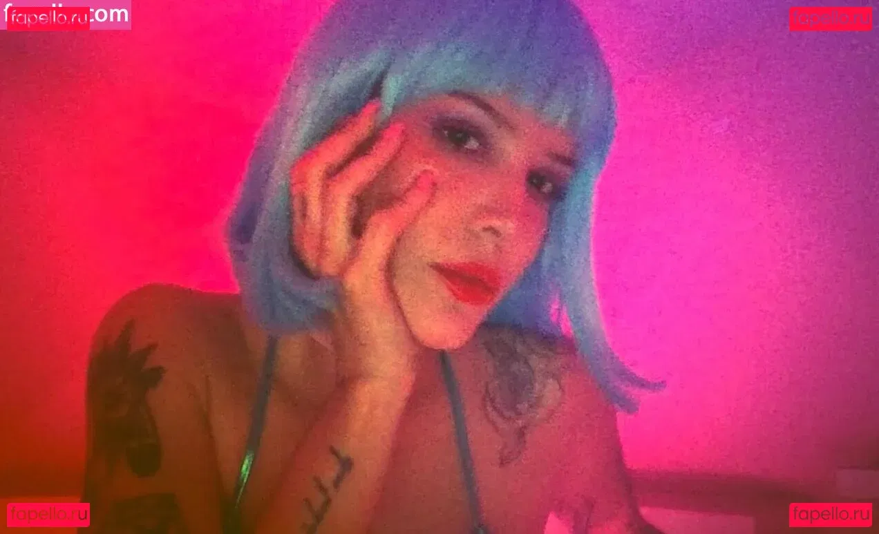 Halsey Onlyfans Photo Gallery 